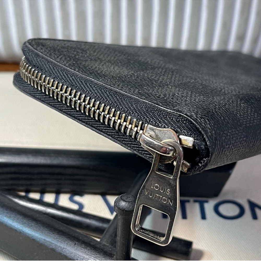 Louis Vuitton Damier Graphite Vertical Zippy Wallet - Picture 5 of 16